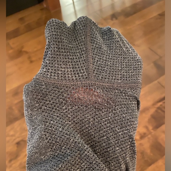 Lululemon size 6 long sleeve swiftly tee - Picture 2 of 4